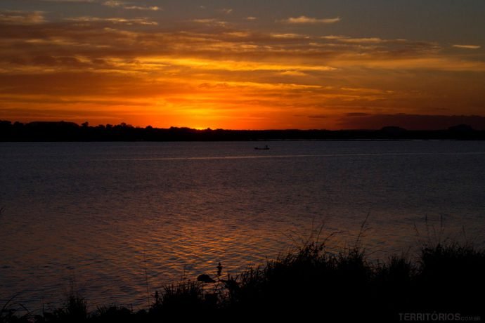 Pôr do Sol no rio Tocantins