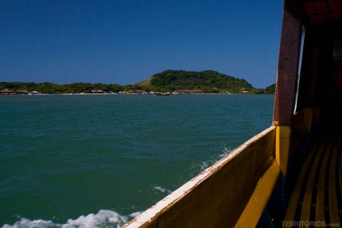 Vista do barco para a Ilha do Mel