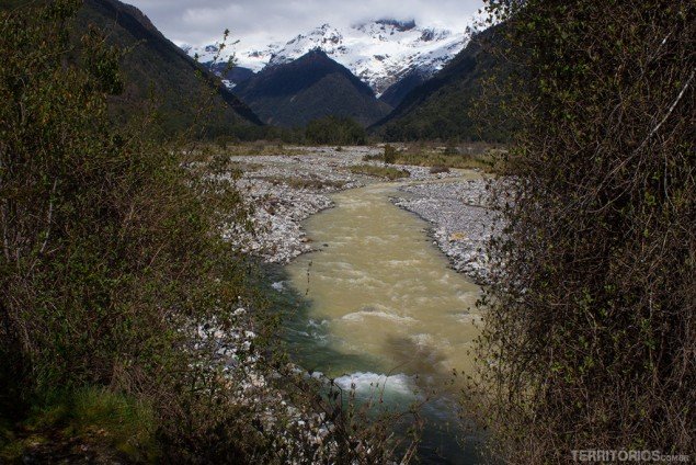 Cruce Andino de Bariloche a Puerto Varas União de rios em frente ao Tronador