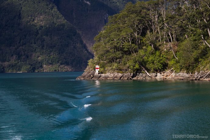 Cenário da travessia Cruce Andino entre Chile e Argentina. Temperaturas ainda geladas para viajar em outubro