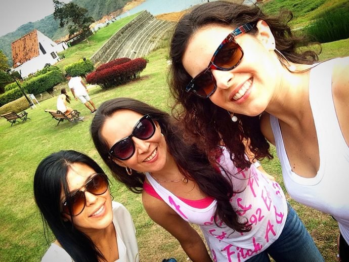 Almocinho delicioso no Lago Calima (Valle del Cauca) com minhas amigas e anfitriãs colombianas