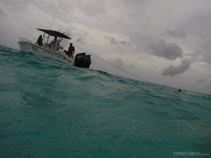Nos puxavam com a boia na preguiça de nadar até o barco