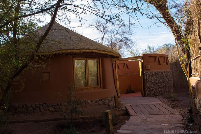 Cabana round room