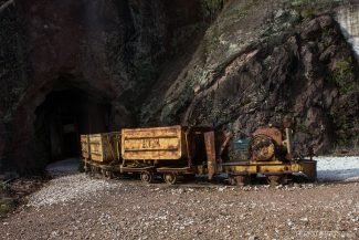 Maquinário desativado da mina de cobre Maquinário desativado da mina de cobre