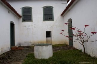 Poço é uma cisterna para coletar a água da chuva no Palácio do Governo, de 1826 Poço é uma cisterna para coletar a água da chuva no Palácio do Governo, de 1826