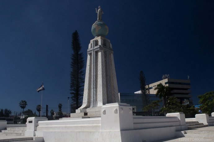 Monumento al Divino Salvador del Mundo