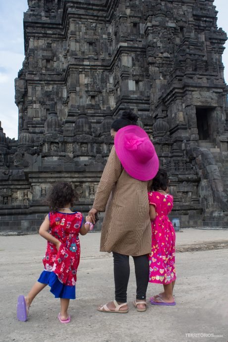 Família passeio por Prambanan combinada Família passeio por Prambanan combinada