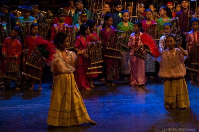 Espetáculo no Saung Mang Udjo em Bandung