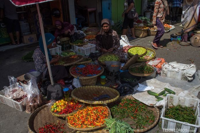 Pimentas e especiarias vendidas nos mercados de rua