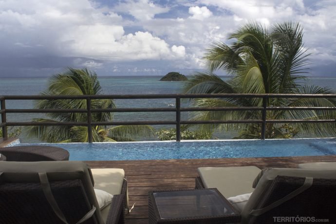Vista da piscina do Deep Blue para Crab Cay