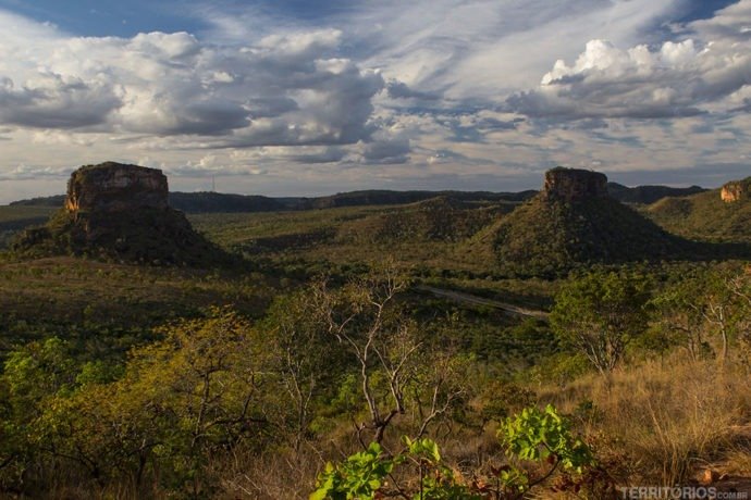 Pilares da Chapada das Mesas na estrada que leva a Carolina