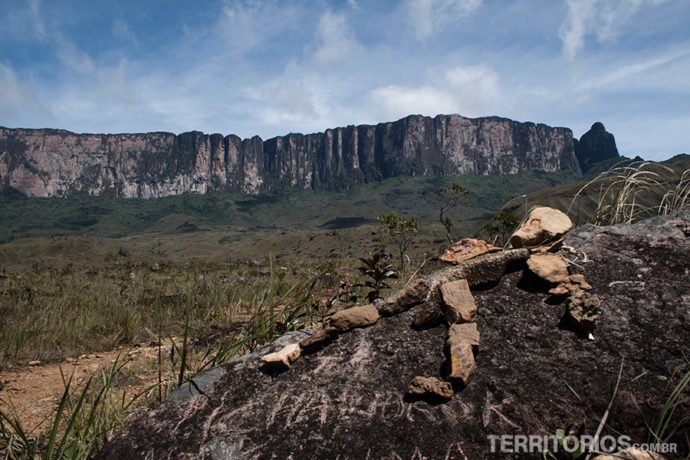 No caminho para o Monte Roraima (ao fundo), Parque Nacional Canaíma – Venezuela No caminho para o Monte Roraima (ao fundo), Parque Nacional Canaíma – Venezuela