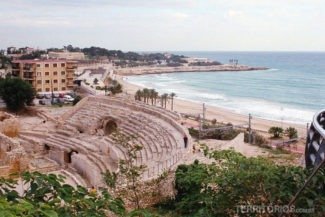 Anfiteatro Romano com vista para o Mediterrâneo