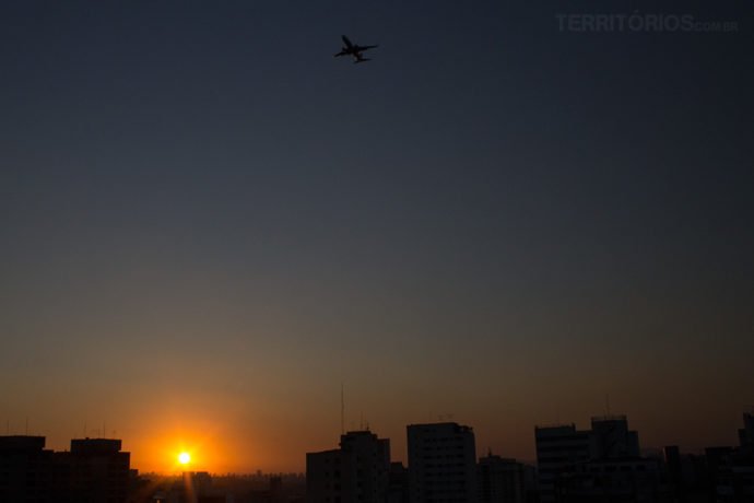 Pôr do Sol na zona oeste de São Paulo - Brasil Pôr do Sol na zona oeste de São Paulo - Brasil