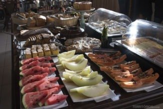Frutas, pães e bolos artesanais Frutas, pães e bolos artesanais