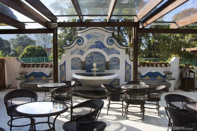 Café da manhã ao ar livre na Pousada Terê Parque