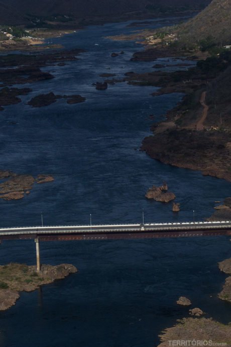 Ponte divide os estados de Alagoas e Sergipe em Canindé de São Francisco Ponte divide os estados de Alagoas e Sergipe em Canindé de São Francisco