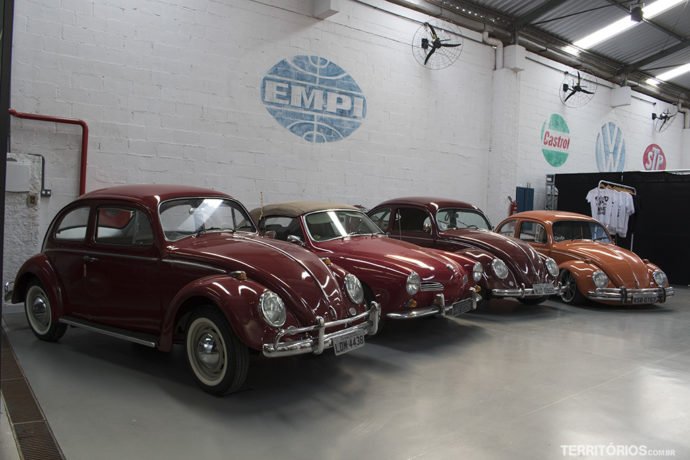 Oficina de carros antigos no Paradise Garagem