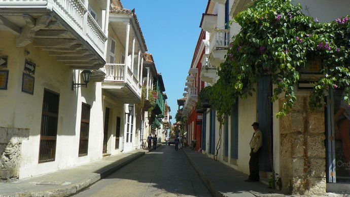 Caminhar pelas ruas da cidade murada é um ótimo programa
