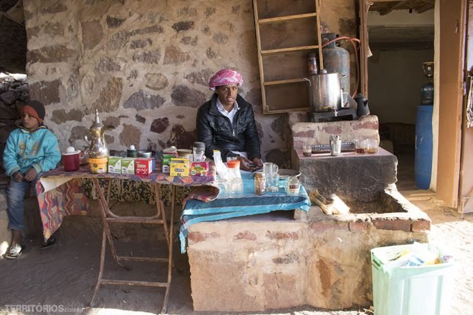 Uma das cafeterias dos beduínos