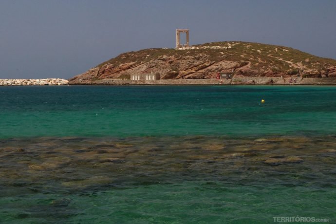 A portara e o verde do mar