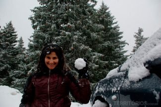 Roberta brincando na neve dos Alpes Roberta brincando na neve dos Alpes