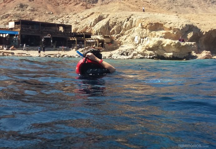 em Dahab Mergulho muito perto da costa em Dahab