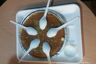 Doce kunafa leva basicamente pistache, queijo, ovo e açúcar