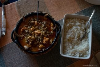 Moqueca de caranguejo e camarão Moqueca de caranguejo e camarão