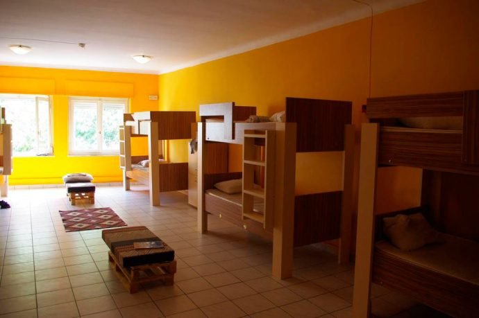 Hospedagem em Atenas: dormitório para 14 pessoas