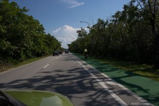 Estrada para o parque tem ciclovia em Key Biscayne Estrada para o parque tem ciclovia em Key Biscayne