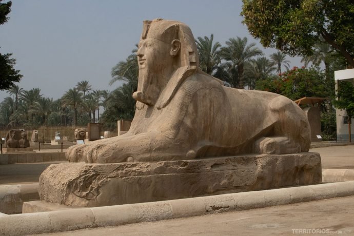 Esfinge representa o rei Tutmósis III, no Museu Mit Rahina, em Mênfis Esfinge representa o rei Tutmósis III, no Museu Mit Rahina, em Mênfis
