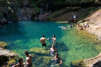 Poço Azul Poço Azul durante o fim de semana