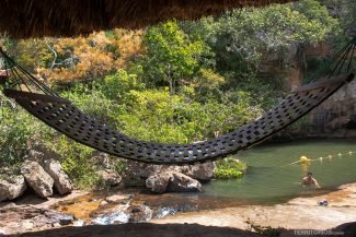 Descanso em frente a Cachoeira Santa Paula Descanso em frente a Cachoeira Santa Paula