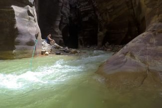 Correnteza e vai e vem durante todo o trajeto no interior do cânion Correnteza e vai e vem durante todo o trajeto no interior do cânion