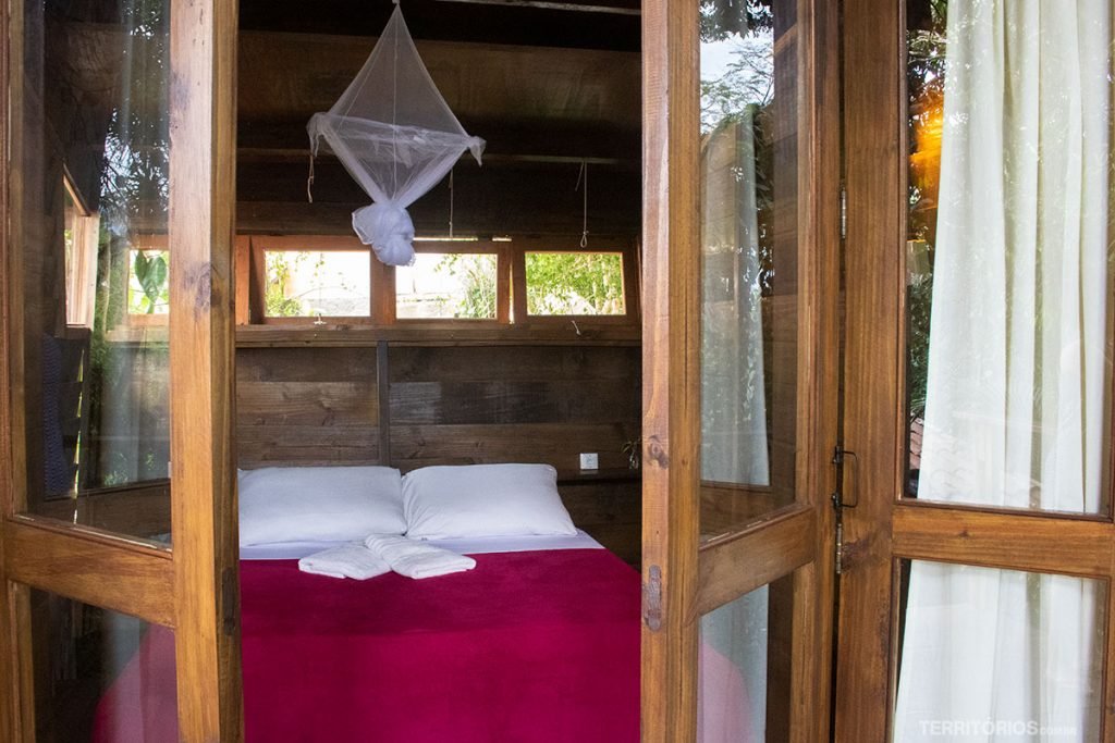 Interior da casa na árvore