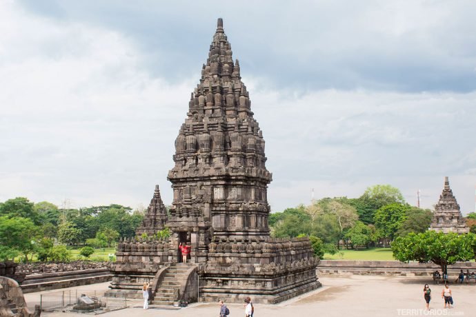 Conjunto Prambanan, na llha de Java, Indonésia