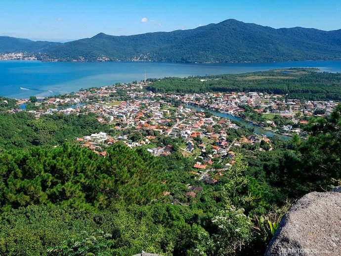 Lagoa da Conceição e Barra da Lagoa é a vista da Trilha da Boa Vista