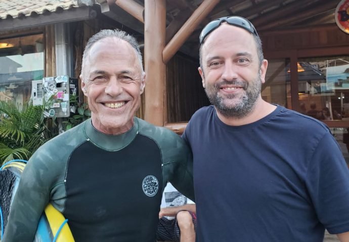 Ricardo Bocão e Luciano Nagel no dia que a Praia da Guarda recebeu o título Reserva Mundial do Surfe