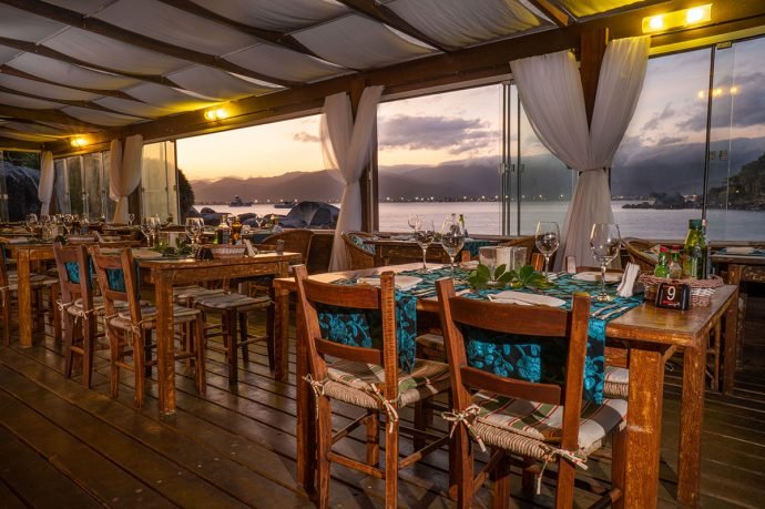 Restaurante na Ilha do Papagaio